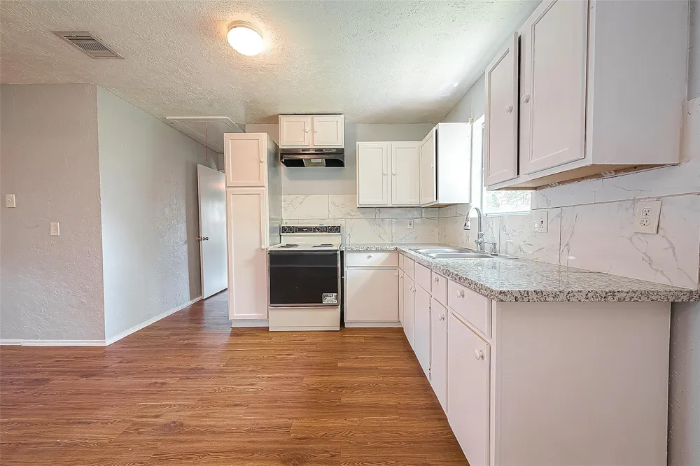 4810 Carmen Street Houston, TX 77033