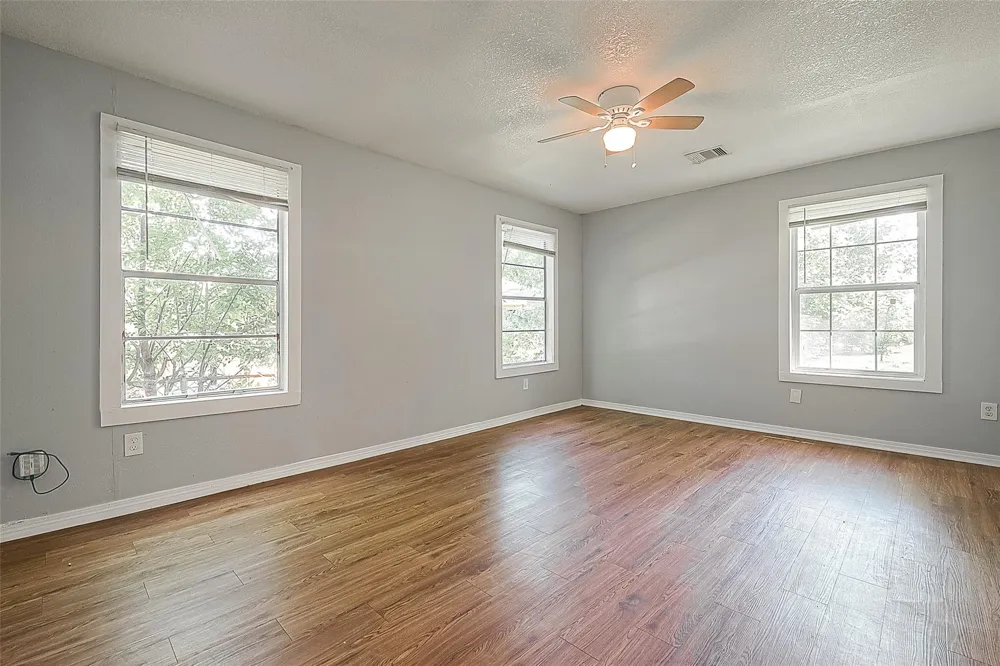 4810 Carmen Street Houston, TX 77033