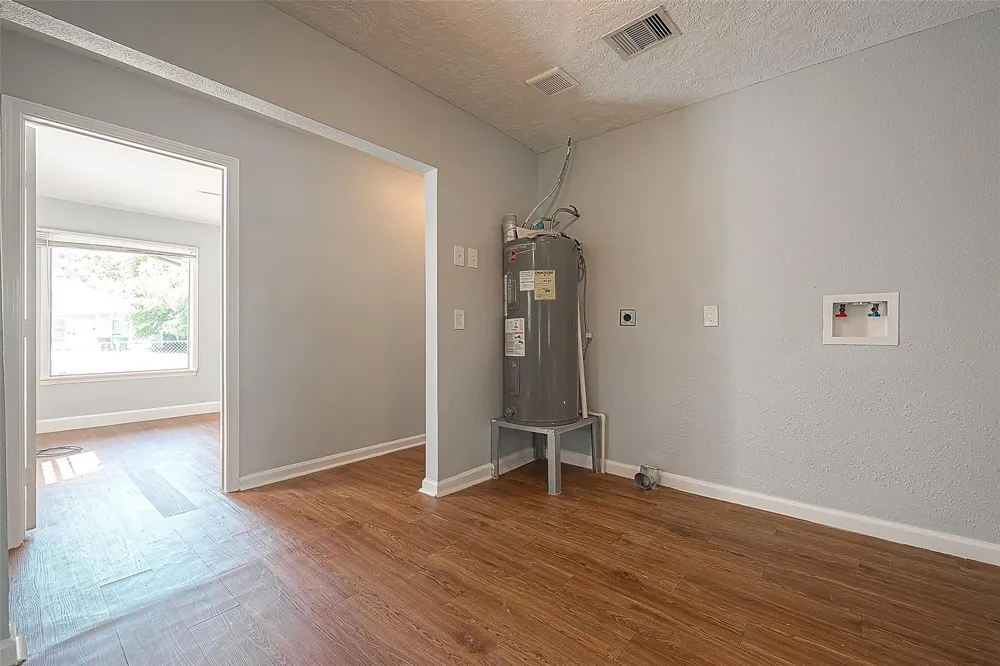 4810 Carmen Street Houston, TX 77033