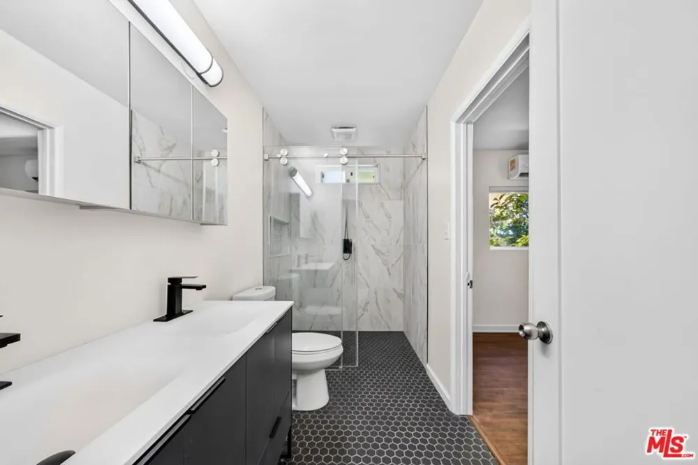 5011 Stacy Street #B Hawthorne, CA 90250