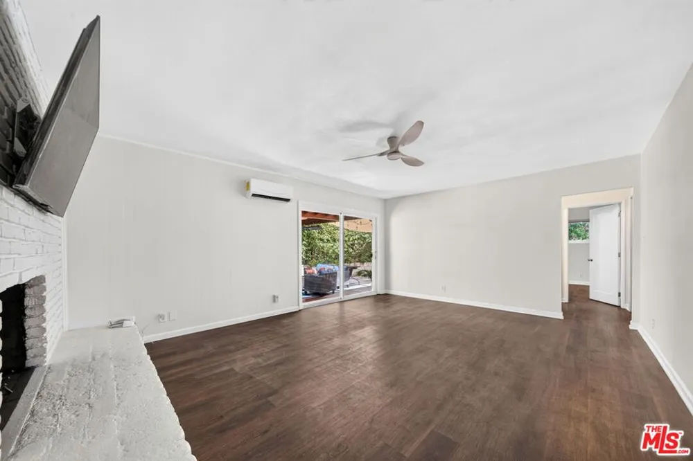5011 Stacy Street #B Hawthorne, CA 90250