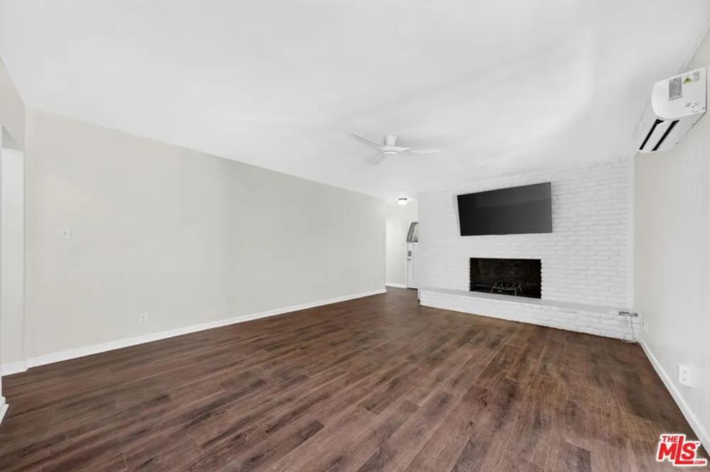 5011 Stacy Street #B Hawthorne, CA 90250