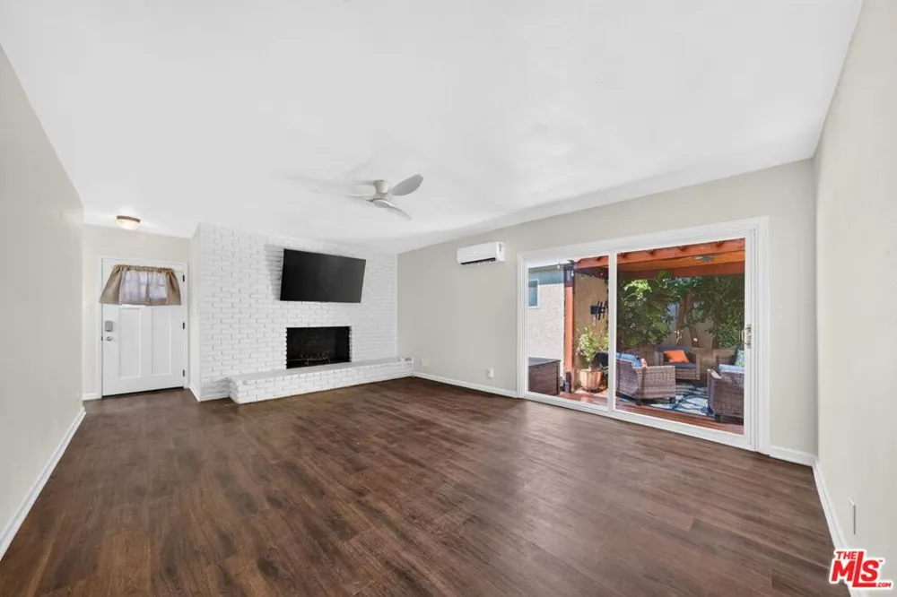5011 Stacy Street #B Hawthorne, CA 90250