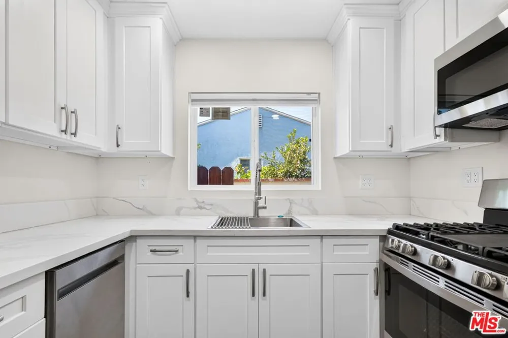 5011 Stacy Street #B Hawthorne, CA 90250