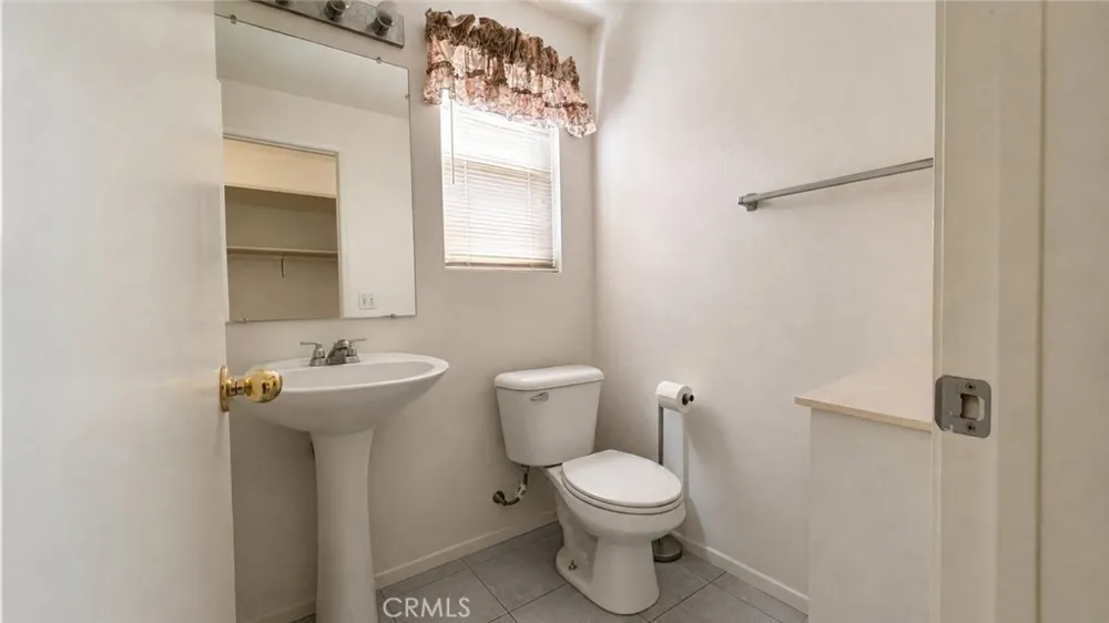 6538 Douglas Fontana, CA 92336