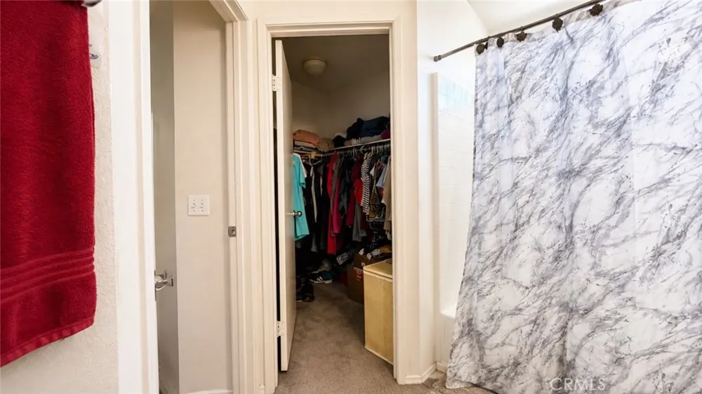6538 Douglas Fontana, CA 92336