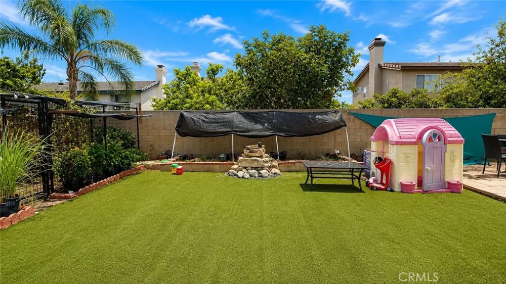 6538 Douglas Fontana, CA 92336