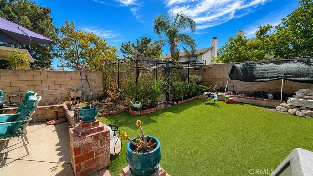 6538 Douglas Fontana, CA 92336
