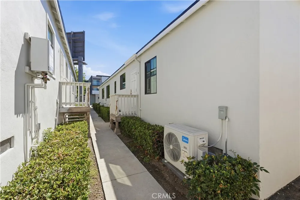 1987 Lake Avenue Altadena, CA 91001