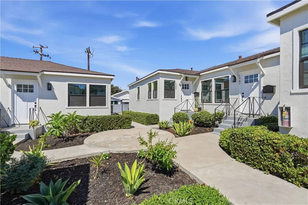 1987 Lake Avenue Altadena, CA 91001