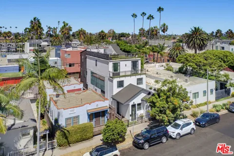 1317 Cabrillo Avenue