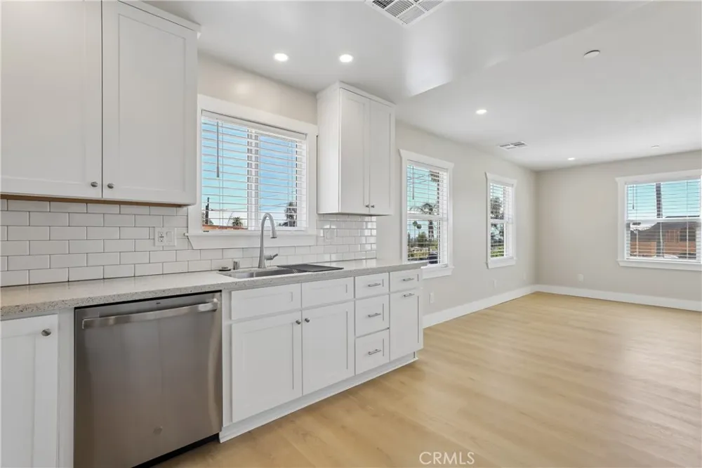 19 E Pine Street Altadena, CA 91001