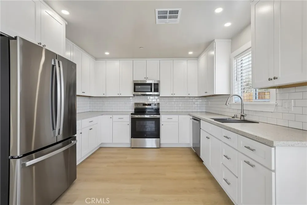 19 E Pine Street Altadena, CA 91001