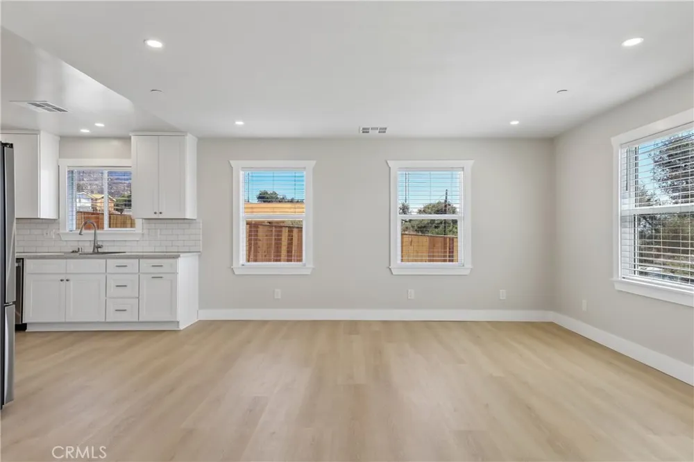 19 E Pine Street Altadena, CA 91001