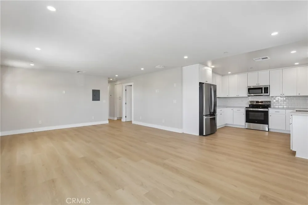 19 E Pine Street Altadena, CA 91001