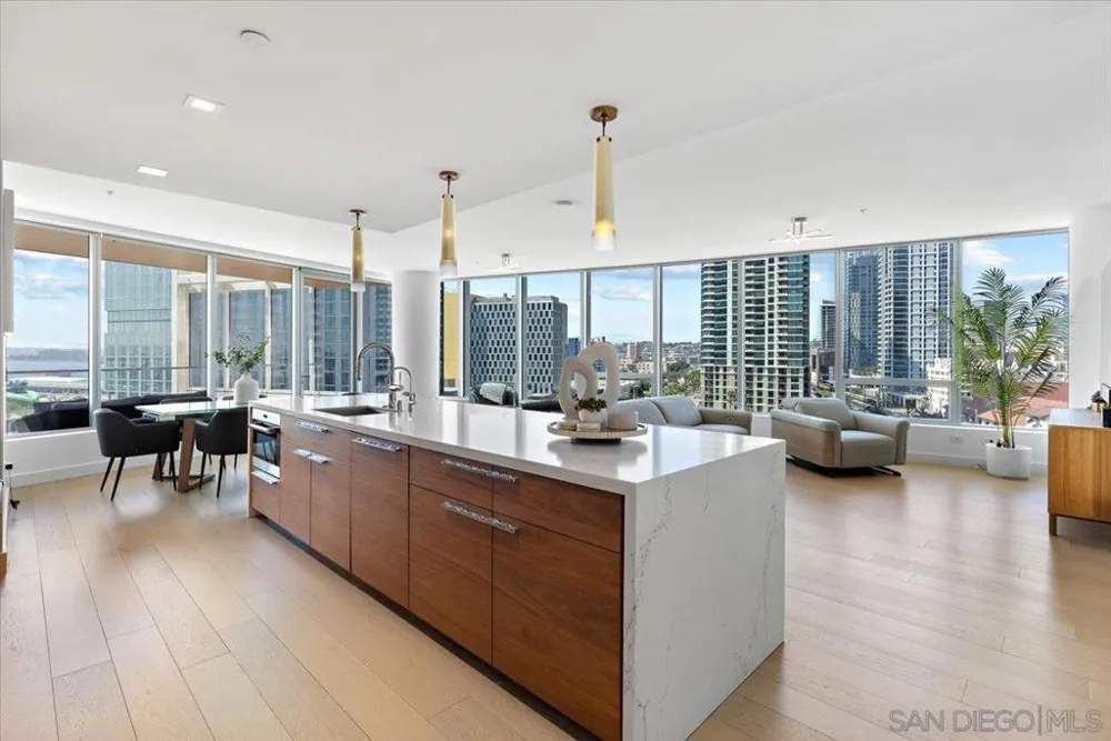 888 W E St #Unit 1001 San Diego, CA 92101