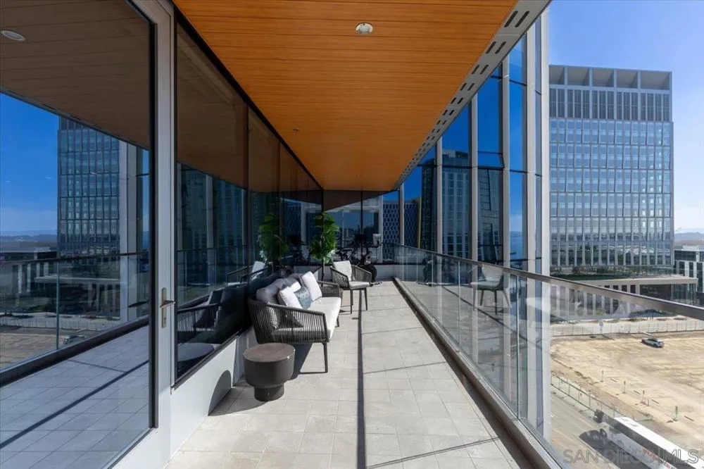 888 W E St #Unit 1001 San Diego, CA 92101