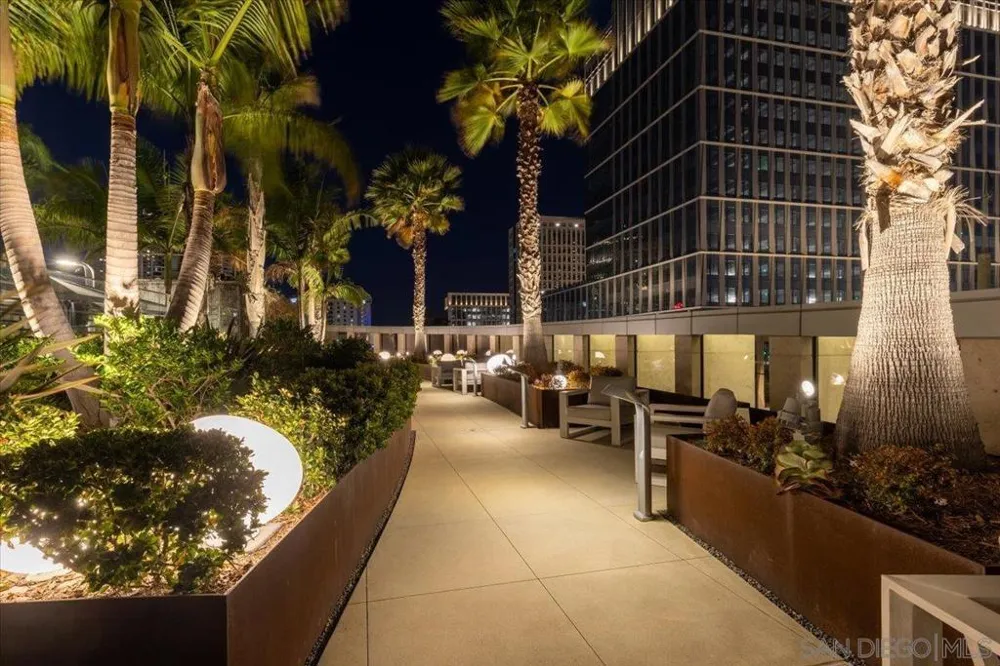 888 W E St #Unit 1001 San Diego, CA 92101