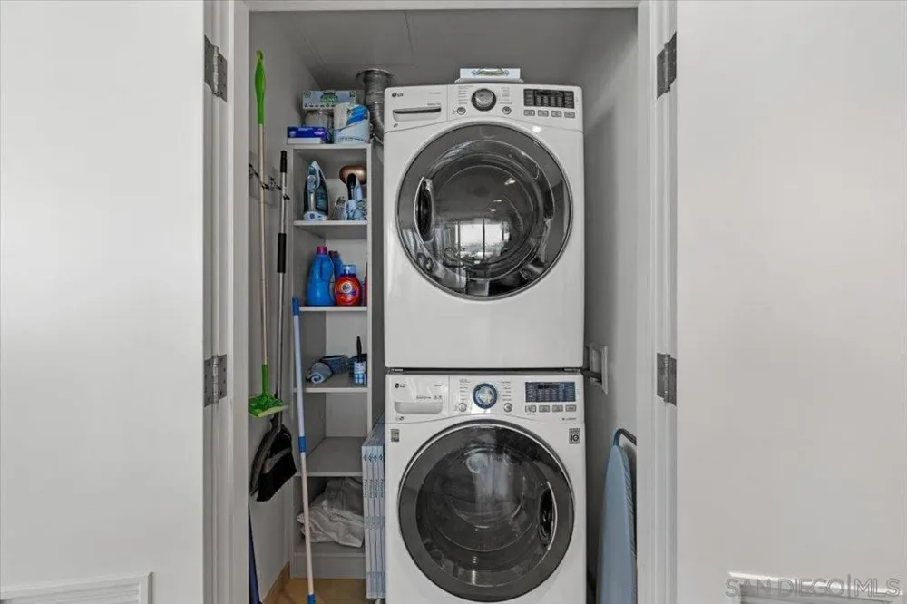 888 W E St #Unit 1001 San Diego, CA 92101