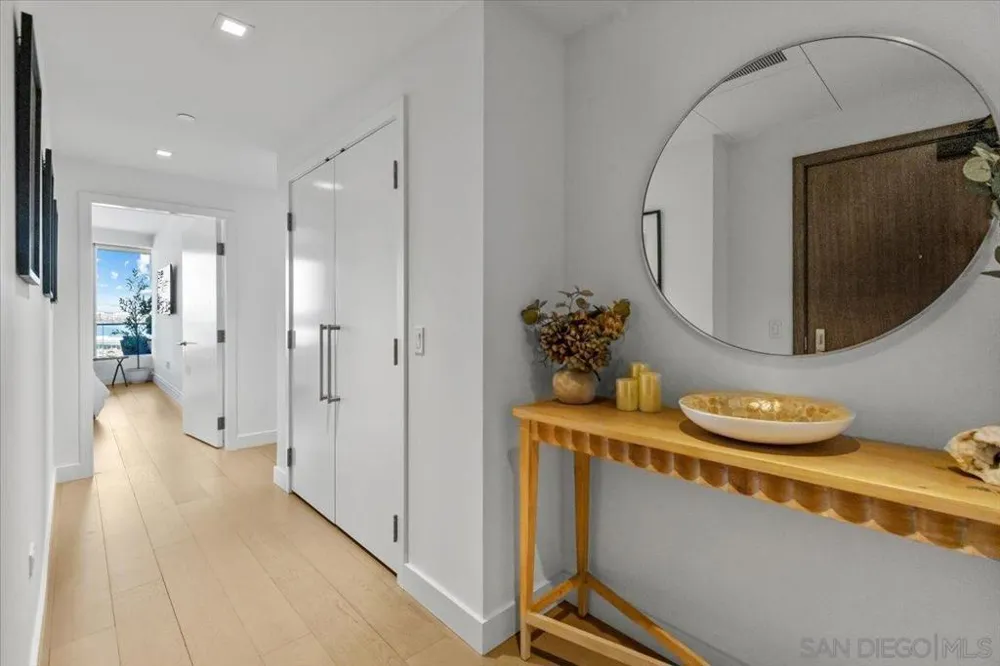 888 W E St #Unit 1001 San Diego, CA 92101