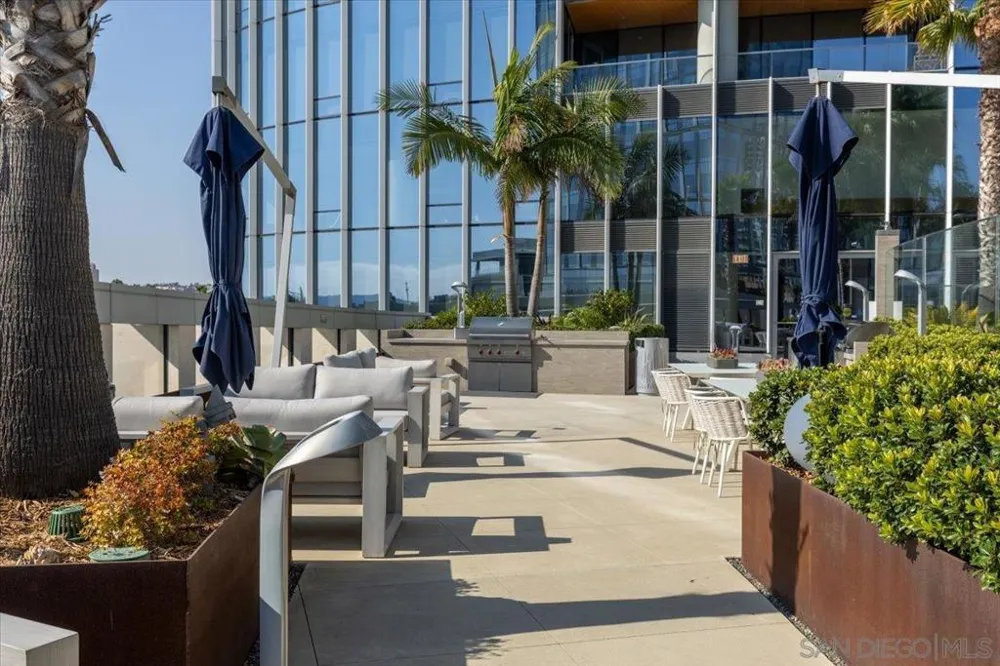 888 W E St #Unit 1001 San Diego, CA 92101