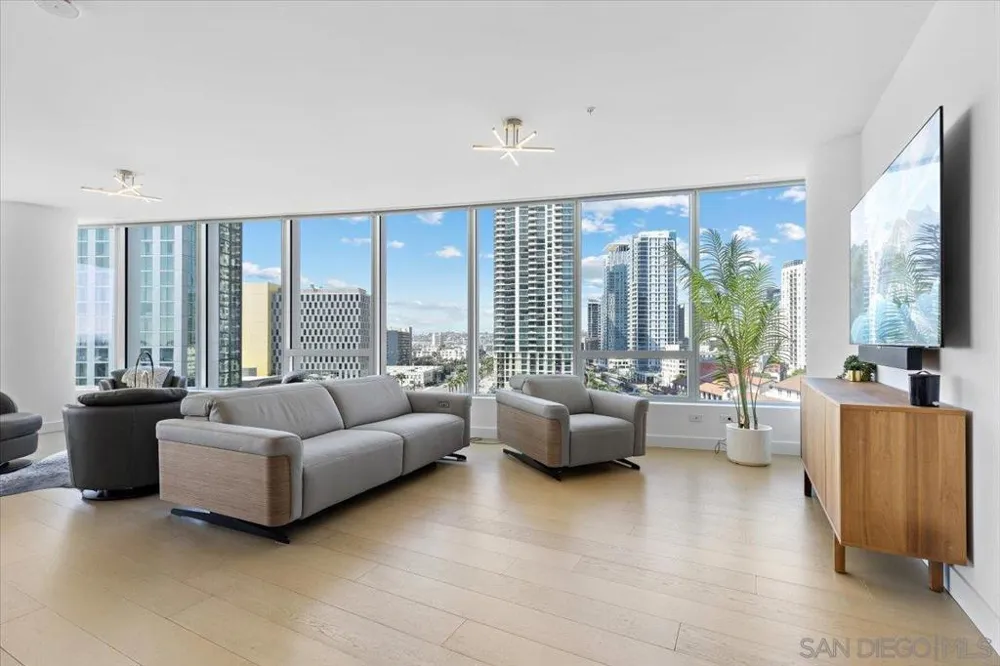 888 W E St #Unit 1001 San Diego, CA 92101