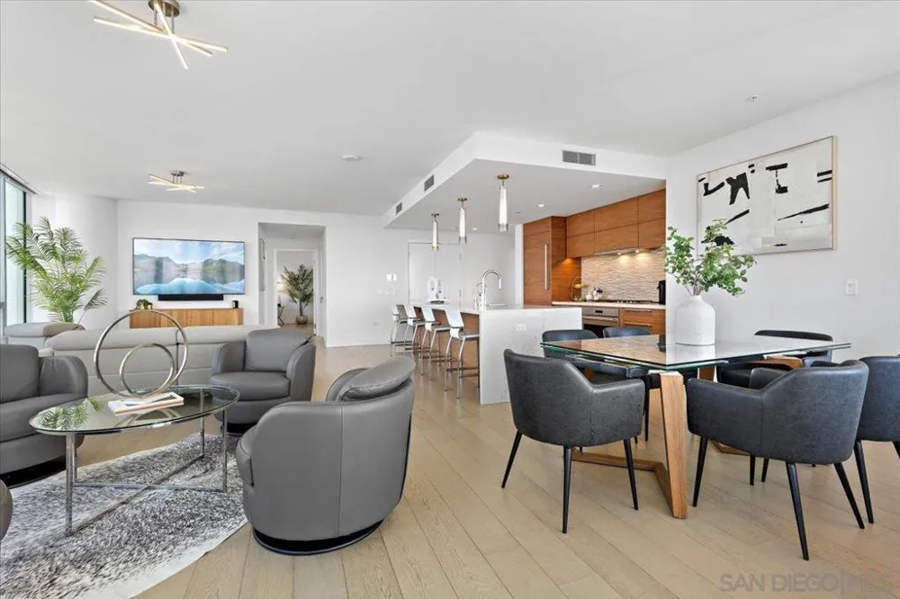 888 W E St #Unit 1001 San Diego, CA 92101