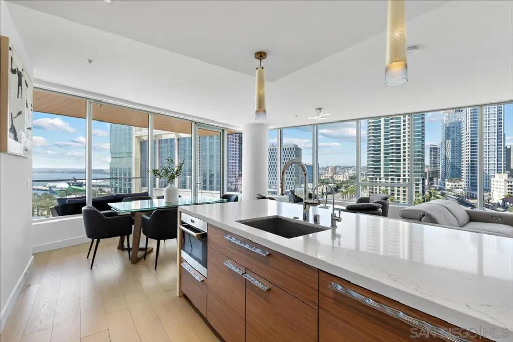 888 W E St #Unit 1001 San Diego, CA 92101