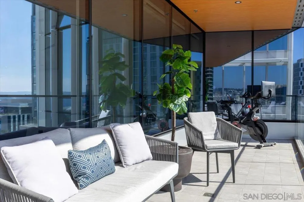 888 W E St #Unit 1001 San Diego, CA 92101