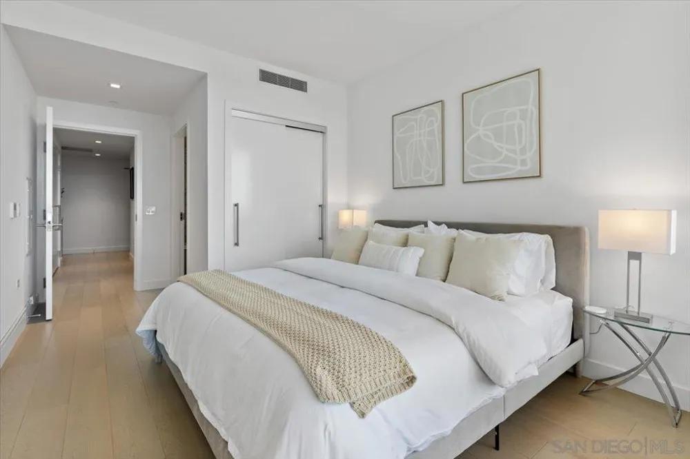 888 W E St #Unit 1001 San Diego, CA 92101