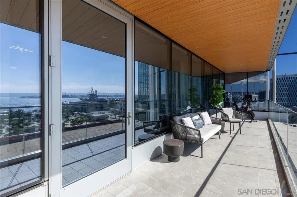 888 W E St #Unit 1001 San Diego, CA 92101
