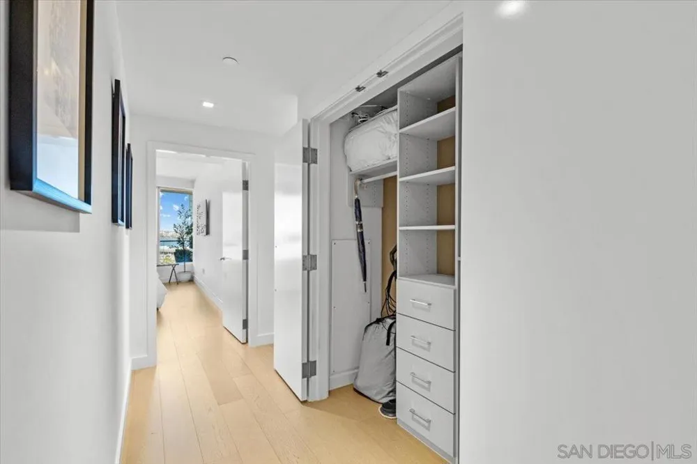 888 W E St #Unit 1001 San Diego, CA 92101