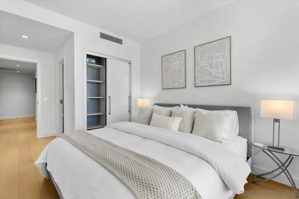 888 W E St #Unit 1001 San Diego, CA 92101