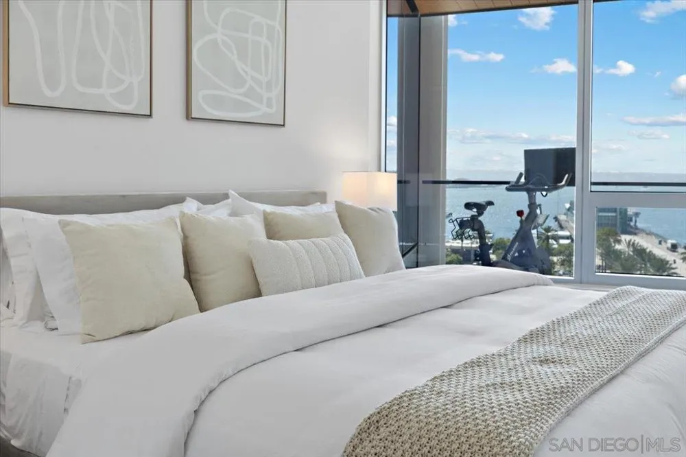 888 W E St #Unit 1001 San Diego, CA 92101