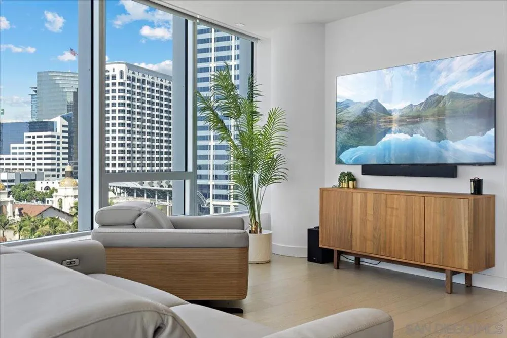 888 W E St #Unit 1001 San Diego, CA 92101