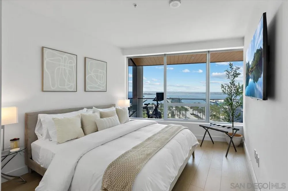 888 W E St #Unit 1001 San Diego, CA 92101