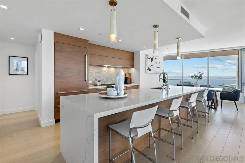 888 W E St #Unit 1001 San Diego, CA 92101