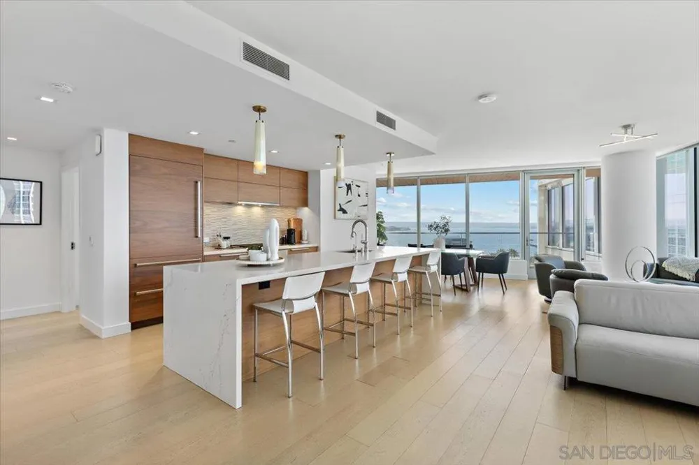 888 W E St #Unit 1001 San Diego, CA 92101