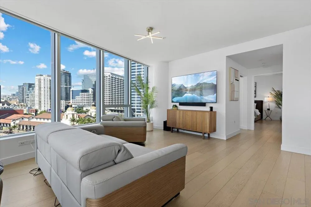888 W E St #Unit 1001 San Diego, CA 92101