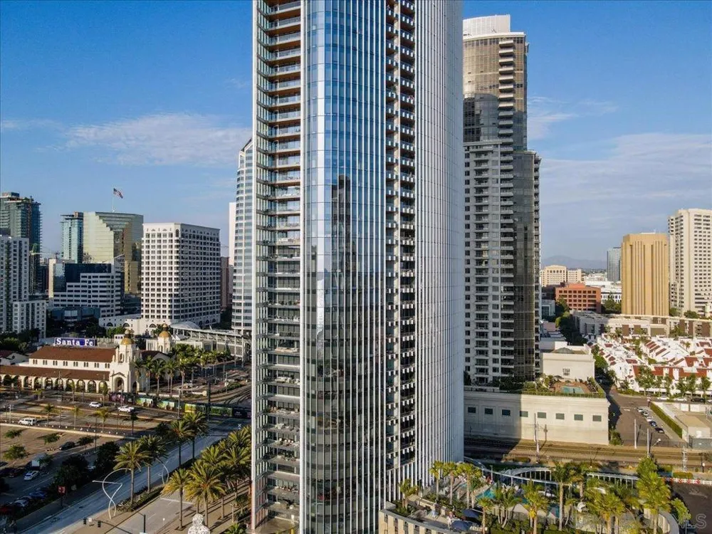 888 W E St #Unit 1001 San Diego, CA 92101