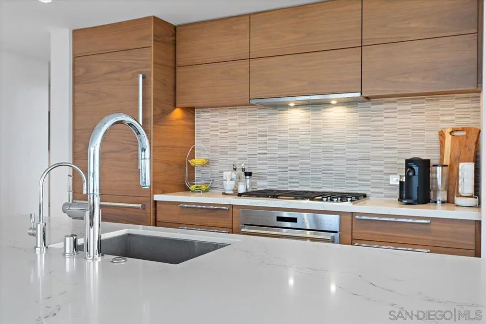 888 W E St #Unit 1001 San Diego, CA 92101
