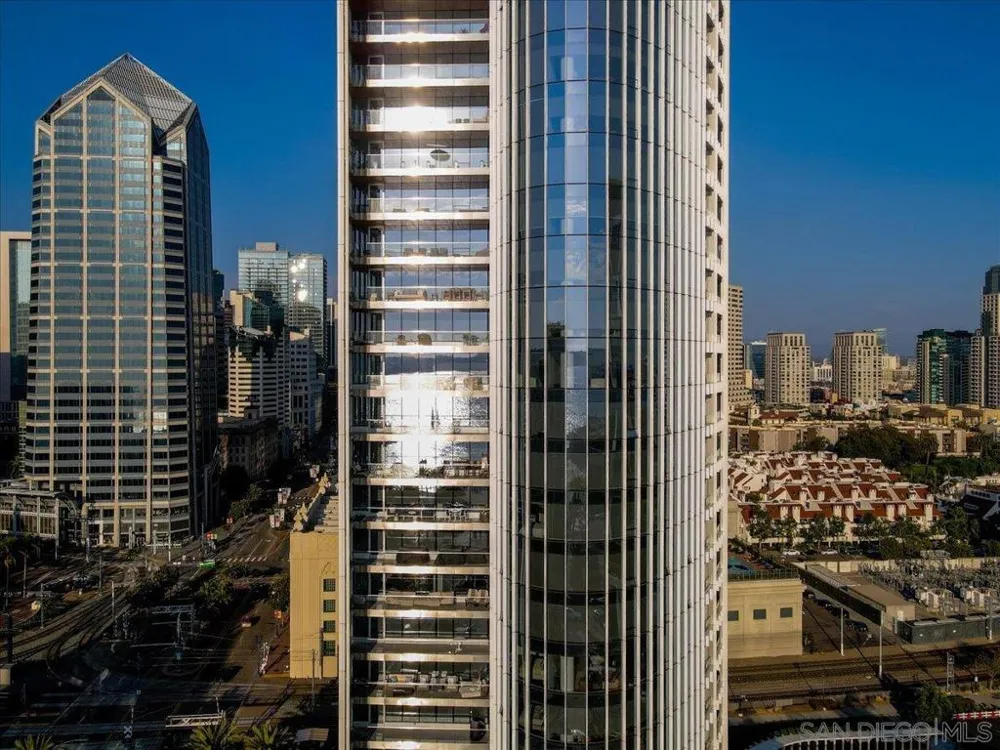 888 W E St #Unit 1001 San Diego, CA 92101