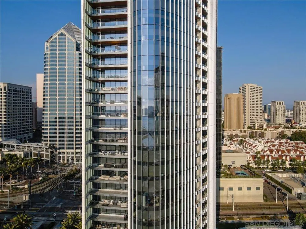 888 W E St #Unit 1001 San Diego, CA 92101