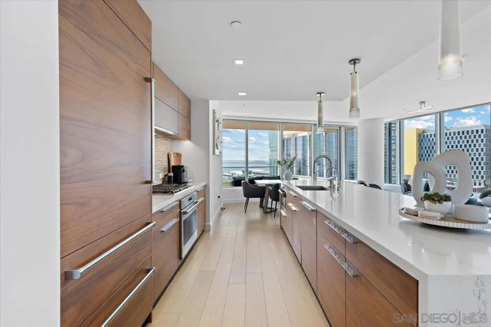 888 W E St #Unit 1001 San Diego, CA 92101