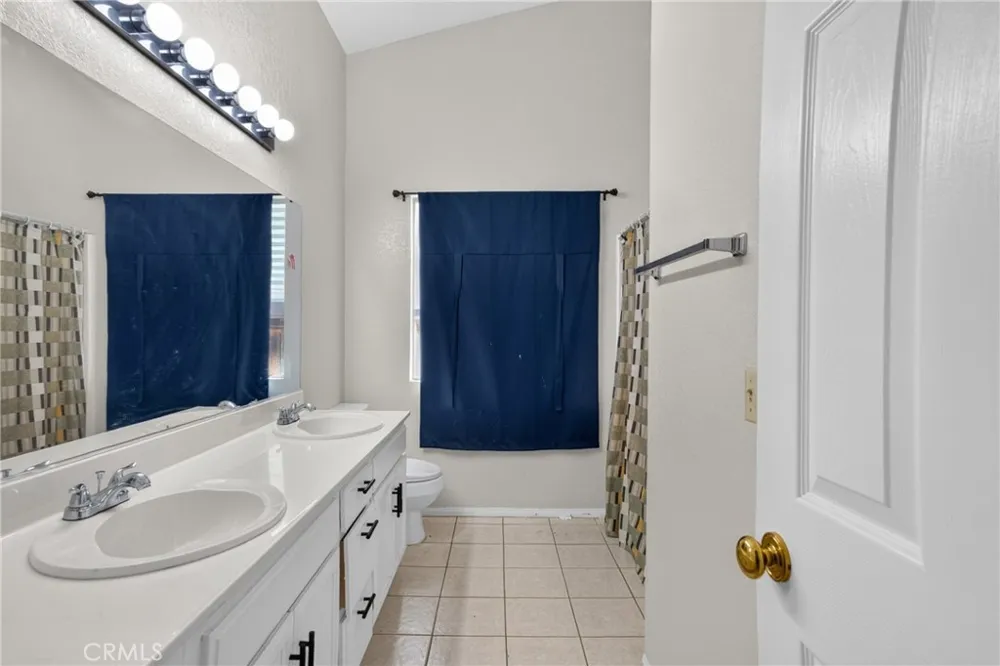 2816 Owens Rosamond, CA 93560