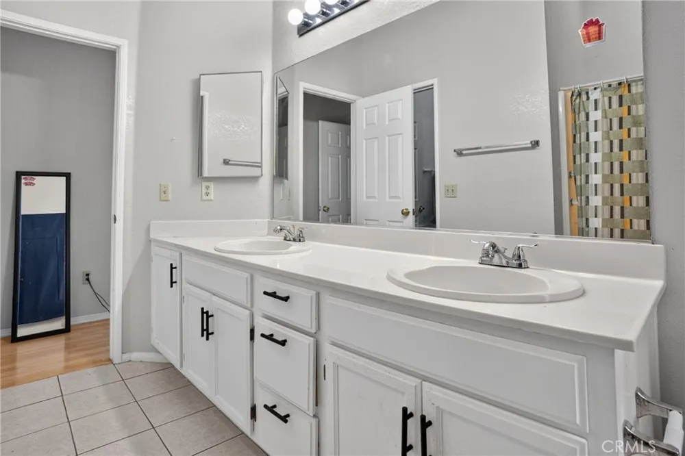 2816 Owens Rosamond, CA 93560