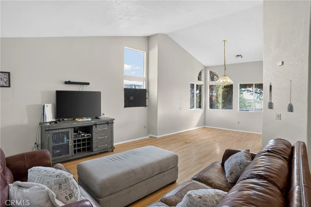2816 Owens Rosamond, CA 93560