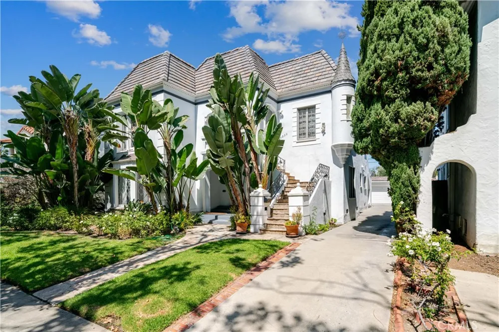 6237 W 6th Street Los Angeles, CA 90048