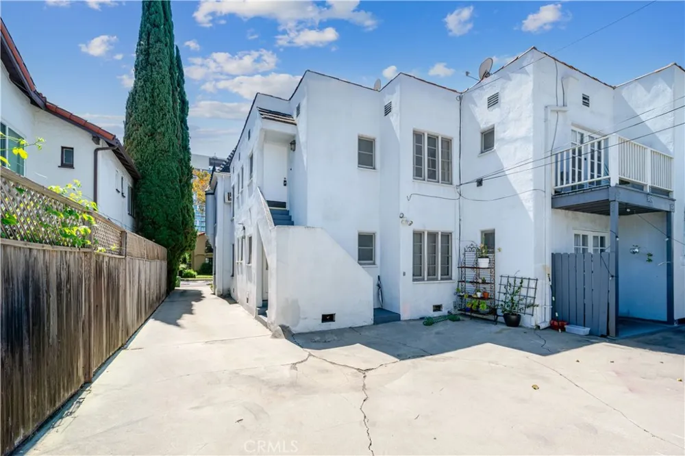 6237 W 6th Street Los Angeles, CA 90048
