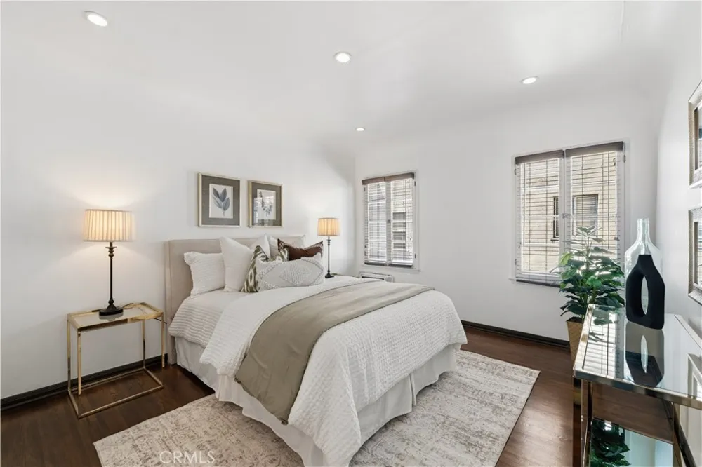 6237 W 6th Street Los Angeles, CA 90048
